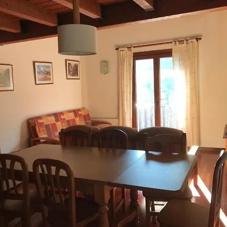 Duplex De Bota Avet-p アパート